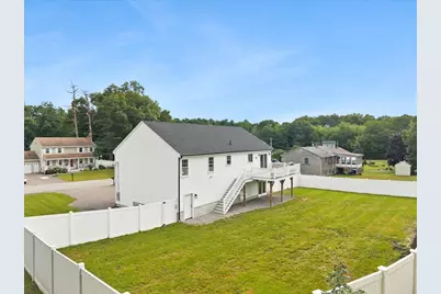 29 Phyllis Rd, Taunton, MA 02780 - Photo 4
