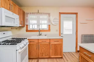 38 Pleasant St, Ware, MA 01082 - Photo 24