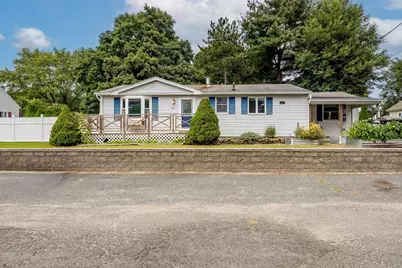 80 Quartus St, Chicopee, MA 01013 - Photo 2