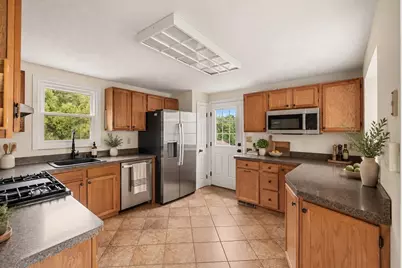 58 Cinnamon Circle, Tewksbury, MA 01876 - Photo 4