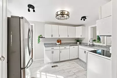 18 Taunton St #34, Plainville, MA 02762 - Photo 4