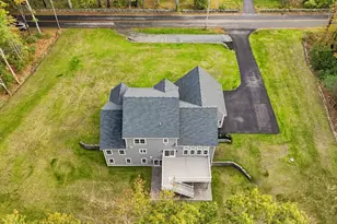 9 Southworth St, Lakeville, MA 02347 - Photo 4