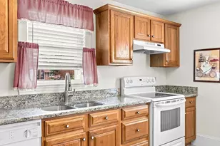 5 Brewster St, New Bedford, MA 02745 - Photo 8