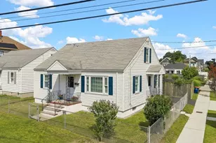 5 Brewster St, New Bedford, MA 02745 - Photo 1