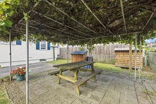 5 Brewster St, New Bedford, MA 02745 - Photo 28