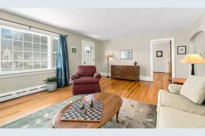 5 Brewster St, New Bedford, MA 02745 - Photo 4