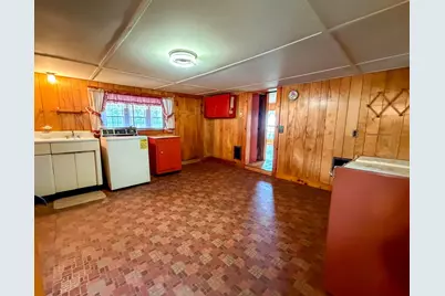 1386 Pleasant St, Athol, MA 01331 - Photo 14