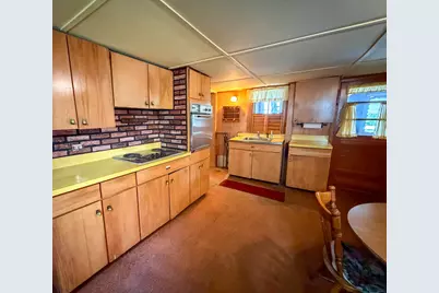 1386 Pleasant St, Athol, MA 01331 - Photo 4