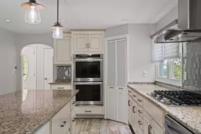 270 Moreland St, Worcester, MA 01609 - Photo 10