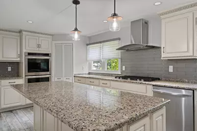 270 Moreland St, Worcester, MA 01609 - Photo 8