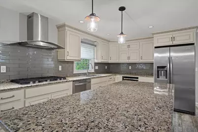 270 Moreland St, Worcester, MA 01609 - Photo 8