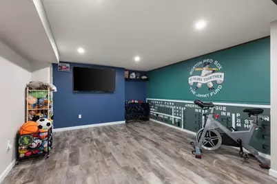 24 Edgemere Rd, Lynnfield, MA 01940 - Photo 34