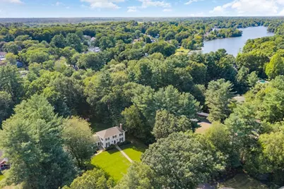 24 Edgemere Rd, Lynnfield, MA 01940 - Photo 2
