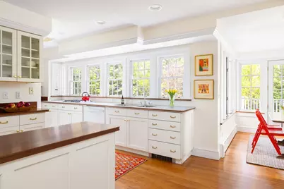 401 Heath Street, Brookline, MA 02467 - Photo 12