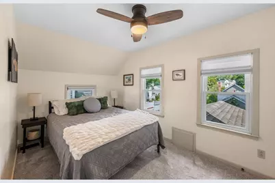 32 Crescent Ave, Beverly, MA 01915 - Photo 10