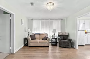 12 Waverly St, Taunton, MA 02780 - Photo 4