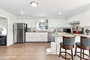 12 Waverly St, Taunton, MA 02780 - Photo 8
