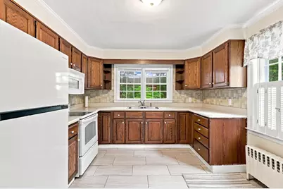 37 Highland Avenue, Leominster, MA 01453 - Photo 8