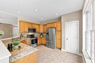 33 Caddyshack Dr, Chicopee, MA 01020 - Photo 14