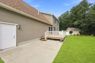 33 Caddyshack Dr, Chicopee, MA 01020 - Photo 40