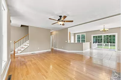 33 Caddyshack Dr, Chicopee, MA 01020 - Photo 10