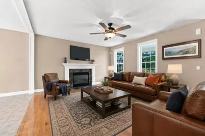 33 Caddyshack Dr, Chicopee, MA 01020 - Photo 6