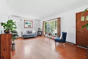 956 Ryan Rd, Northampton, MA 01062 - Photo 2