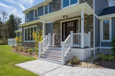 11 Walnut St, Freetown, MA 02702 - Photo 4