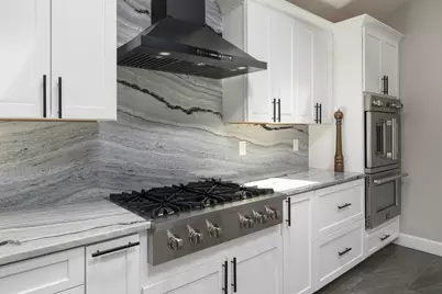 11 Walnut St, Freetown, MA 02702 - Photo 12