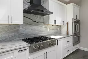 11 Walnut St, Freetown, MA 02702 - Photo 12