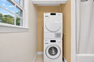 76 McLean St, Wellesley, MA 02481 - Photo 28
