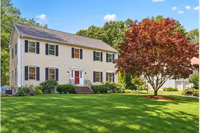 76 McLean St, Wellesley, MA 02481 - Photo 1