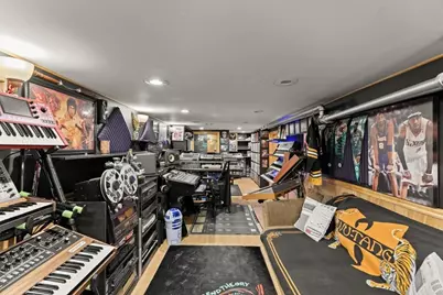 15 Whitten St, Boston, MA 02122 - Photo 34