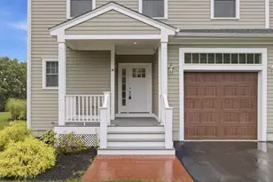 14 Blueberry Hill Ln, Melrose, MA 02176 - Photo 2