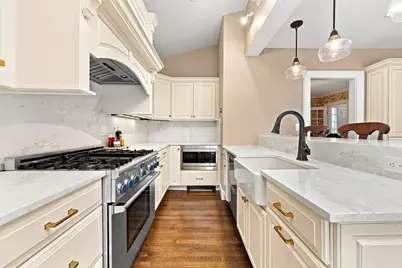6 Geneva Rd, Melrose, MA 02176 - Photo 8