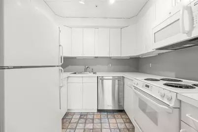 17 Healey St #201, Cambridge, MA 02138 - Photo 6