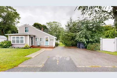 42 Clancy St, Swansea, MA 02777 - Photo 4