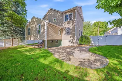 74 Pearl St, Woburn, MA 01801 - Photo 20