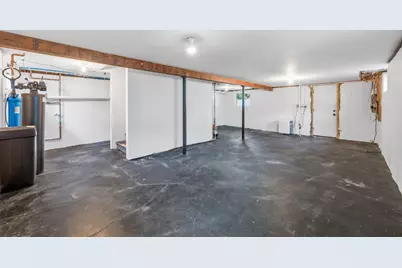 74 Pearl St, Woburn, MA 01801 - Photo 18