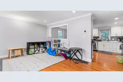 111 Marivista Ave, Waltham, MA 02451 - Photo 2