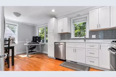 111 Marivista Ave, Waltham, MA 02451 - Photo 6