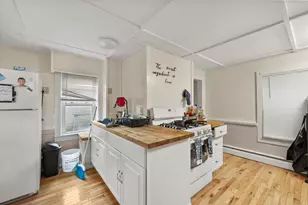 35 Pleasant St, Pittsfield, MA 01201 - Photo 10
