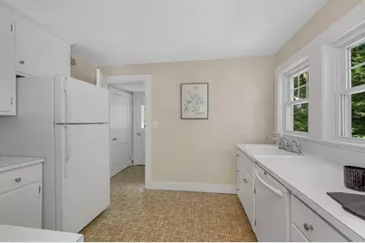 24 Thorndike Street, Reading, MA 01867 - Photo 12
