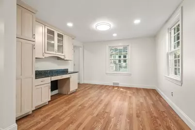 26 Elliott St, Reading, MA 01867 - Photo 4