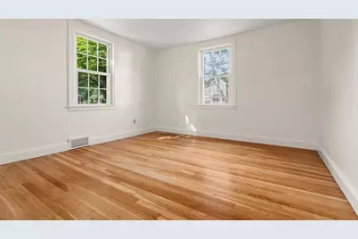 26 Elliott St, Reading, MA 01867 - Photo 12