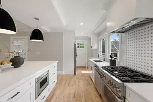 19 Hancock St, Winchester, MA 01890 - Photo 12