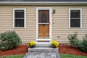 26 Joyce Ln, Bellingham, MA 02019 - Photo 6