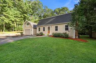 26 Joyce Ln, Bellingham, MA 02019 - Photo 4