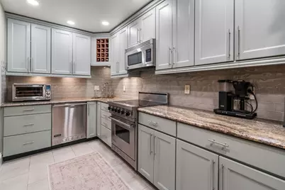 1081 Beacon #8, Brookline, MA 02446 - Photo 8