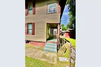 65 Rochelle St, Springfield, MA 01109 - Photo 6